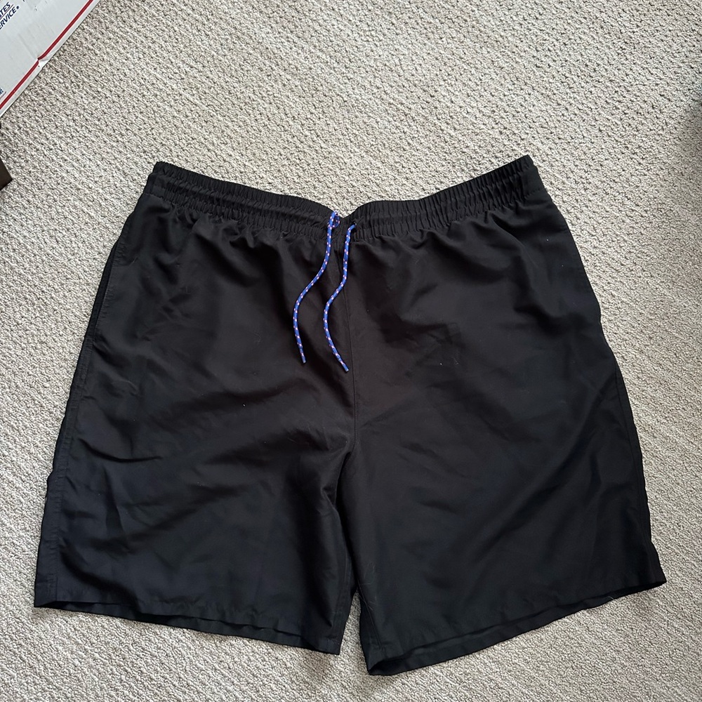 #235 Men's Unbranded Trunks in Black Size 2XL.